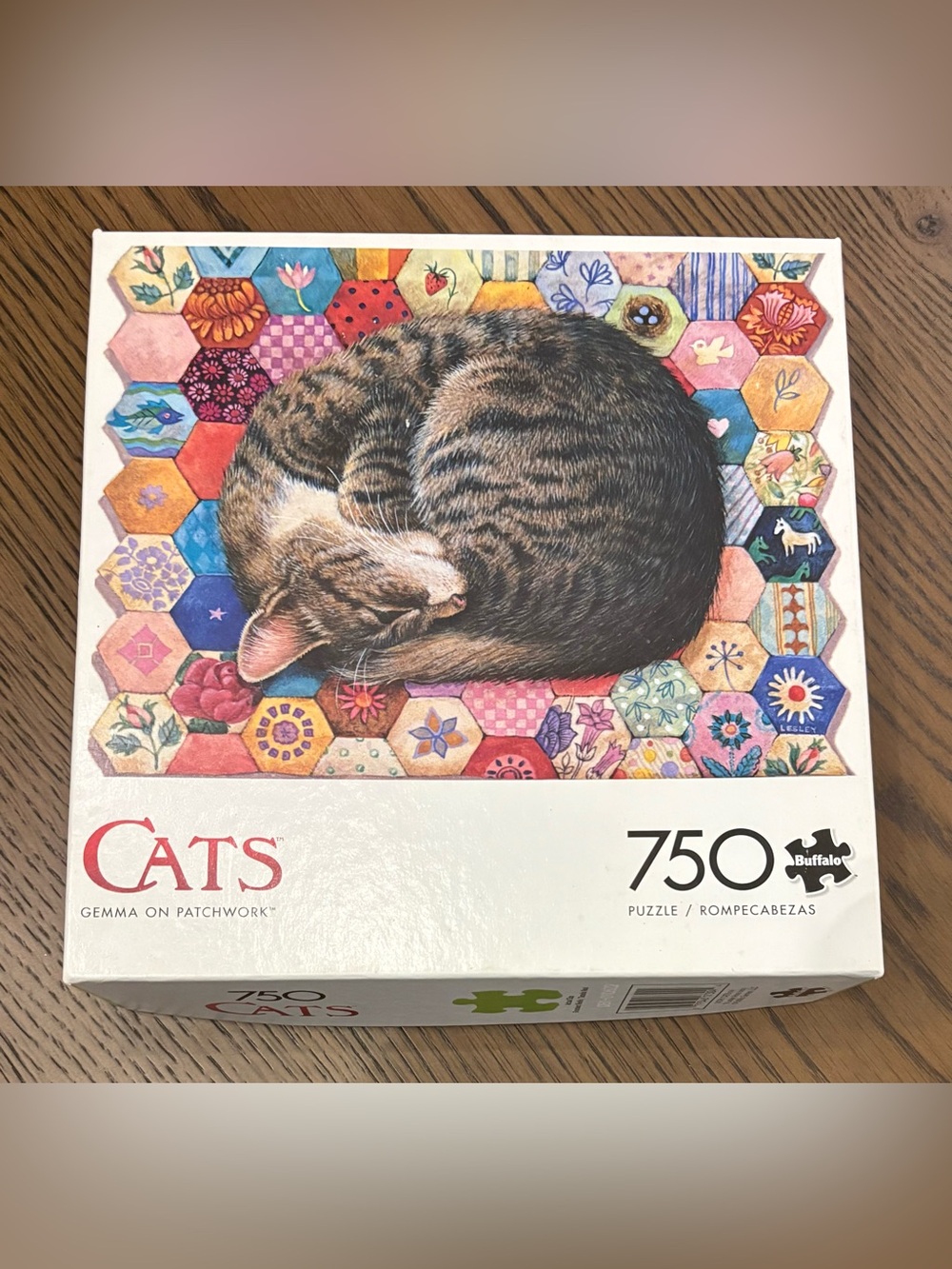CATS 750 Pc. Puzzle Lesley Anne
Ivory, Gemma on Patchwork Buffalo Games Complete